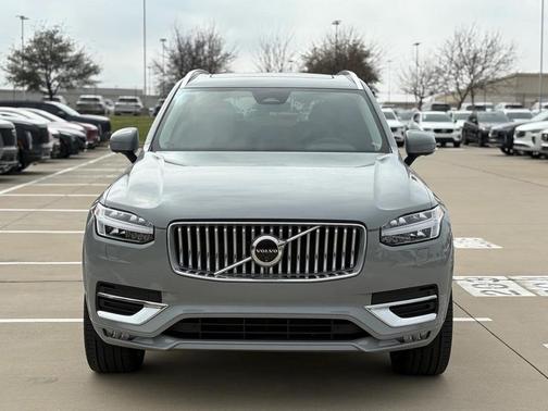 2024 Volvo XC90 B6 Plus Bright Theme