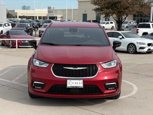 2025 Chrysler Pacifica L