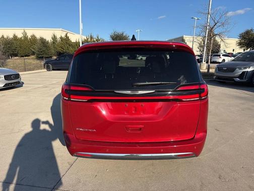 2025 Chrysler Pacifica L