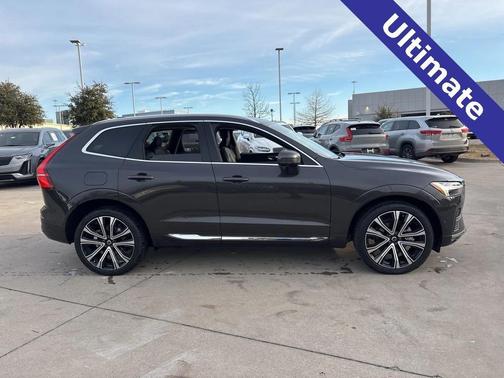 2023 Volvo XC60 B5 Ultimate Bright Theme