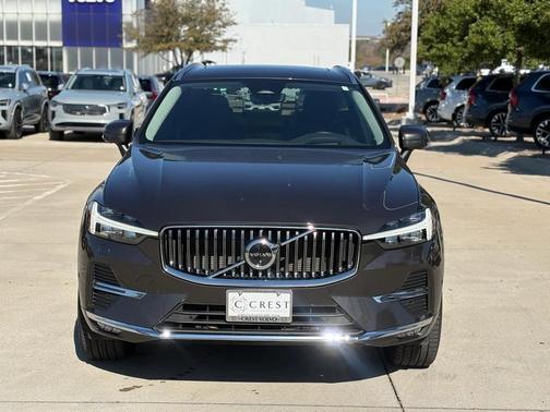 2023 Volvo XC60 B5 Ultimate Bright Theme