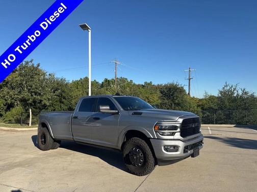 2021 RAM 3500 Laramie Crew CAB 4X4 Night Edition