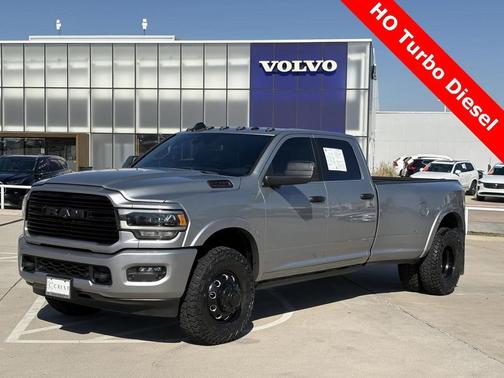 2021 RAM 3500 Laramie Crew CAB 4X4 Night Edition