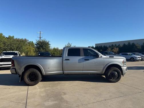 2021 RAM 3500 Laramie Crew CAB 4X4 Night Edition