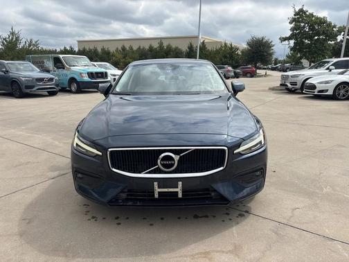 2021 Volvo S60 T5 Momentum