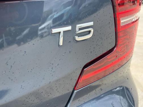 2021 Volvo S60 T5 Momentum
