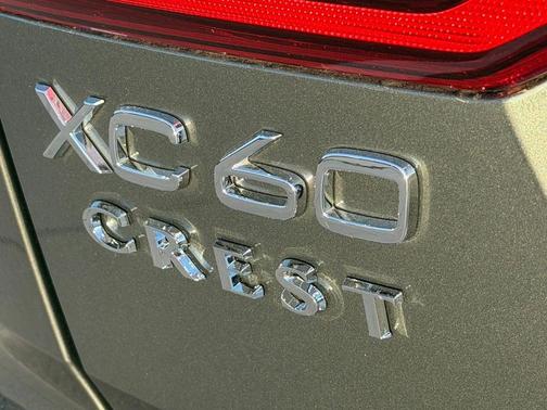 Forest Lake 2027 Volvo XC60 Plus
