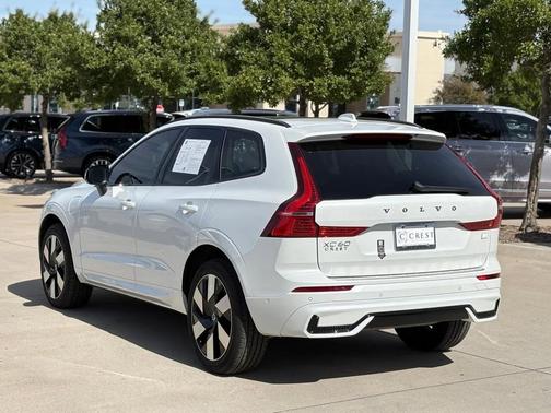 2024 Volvo XC60 Recharge Plug-In Hybrid T8 Plus Dark Theme