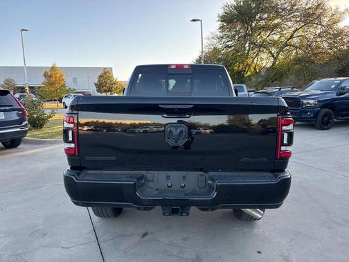 2024 RAM 2500 Big Horn Night Edition Safety Group Level 2 Equipm