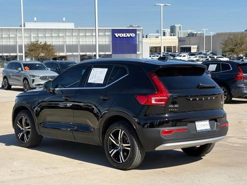 2025 Volvo XC40 B5 AWD