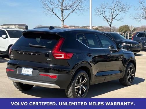 2025 Volvo XC40 B5 AWD