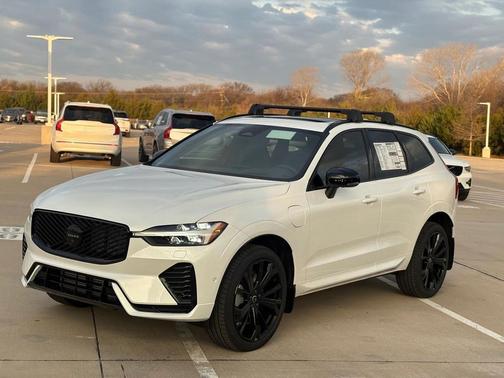 2026 Volvo XC60 Plug-In Hybrid T8 Ultra Black Edition