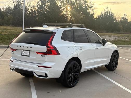 2026 Volvo XC60 Plug-In Hybrid T8 Ultra Black Edition