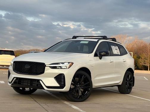 2026 Volvo XC60 Plug-In Hybrid T8 Ultra Black Edition