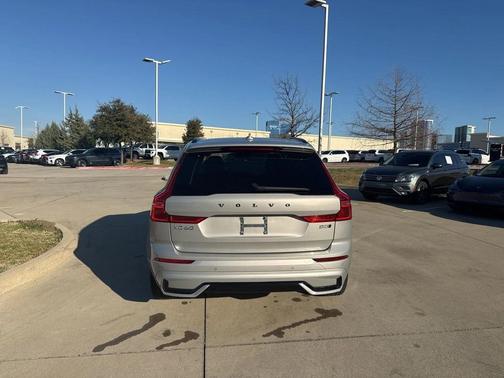 2025 Volvo XC60 B5 Plus