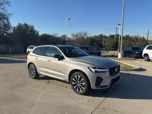 2025 Volvo XC60 B5 Plus