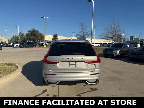 2025 Volvo XC60 B5 Plus