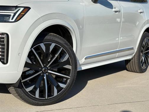 2026 Volvo XC90 B6 Ultra 7-Seater