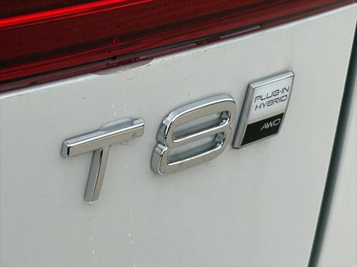 2025 Volvo XC60 Plug-In Hybrid T8 Plus
