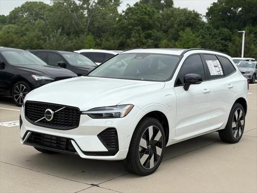 2025 Volvo XC60 Plug-In Hybrid T8 Plus