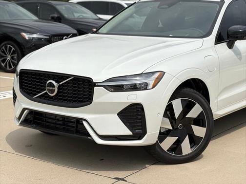 2025 Volvo XC60 Plug-In Hybrid T8 Plus