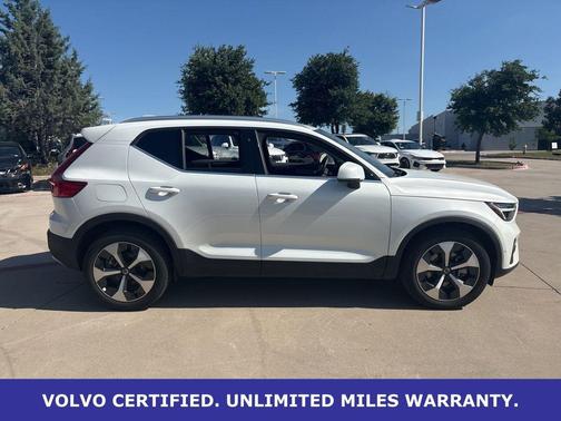 Crystal White Pearl 2025 Volvo XC40 B5 Plus Bright Theme