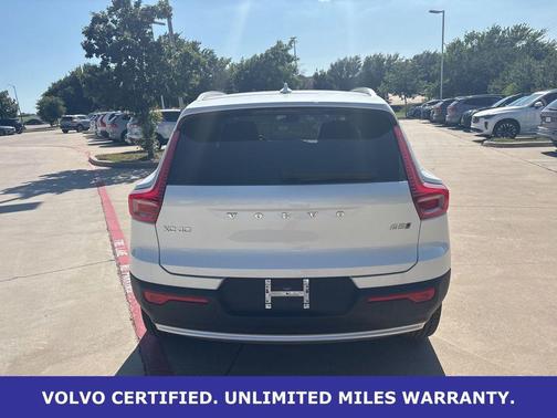 Crystal White Pearl 2025 Volvo XC40 B5 Plus Bright Theme