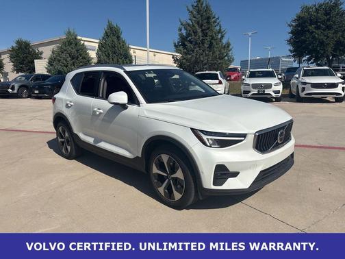 Crystal White Pearl 2025 Volvo XC40 B5 Plus Bright Theme