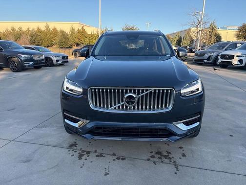 2024 Volvo XC90 B6 Ultimate Bright Theme 7-Seater