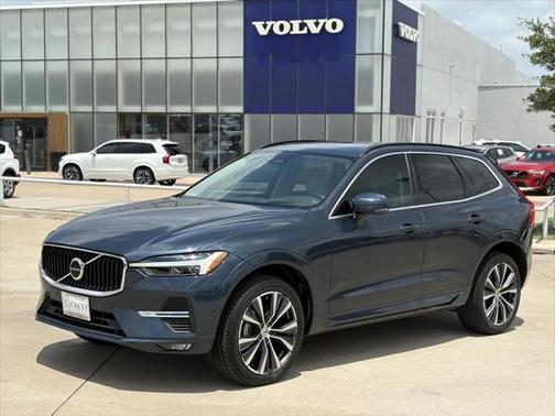 2022 Volvo XC60 B5 Momentum