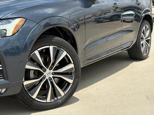 2022 Volvo XC60 B5 Momentum