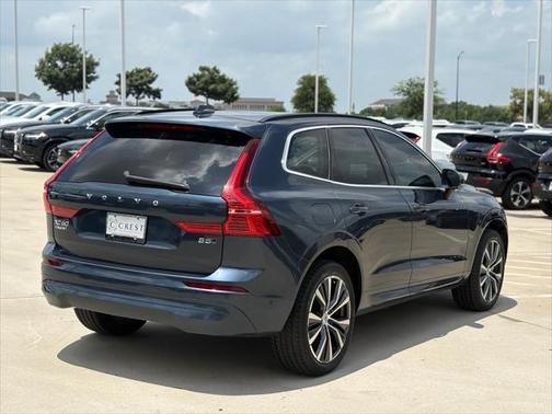 2022 Volvo XC60 B5 Momentum