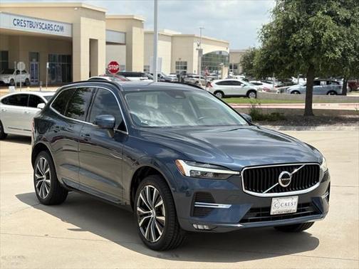 2022 Volvo XC60 B5 Momentum