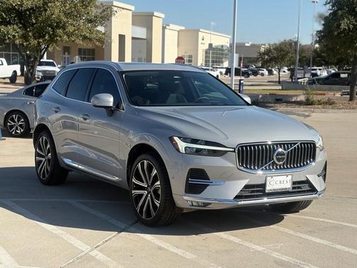 2023 Volvo XC60 B5 Ultimate Bright Theme