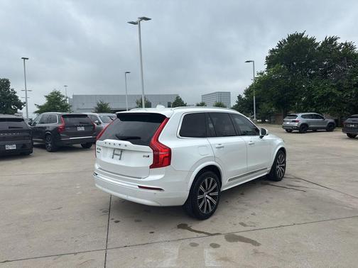 Crystal White 2023 Volvo XC90 B6 Plus 7-Seater