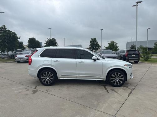 Crystal White 2023 Volvo XC90 B6 Plus 7-Seater