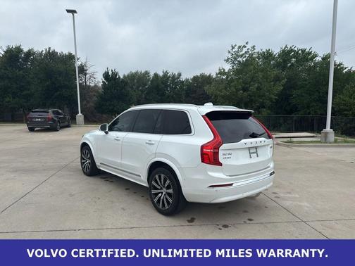 Crystal White Metallic 2023 Volvo XC90 B6 Plus 7-Seater