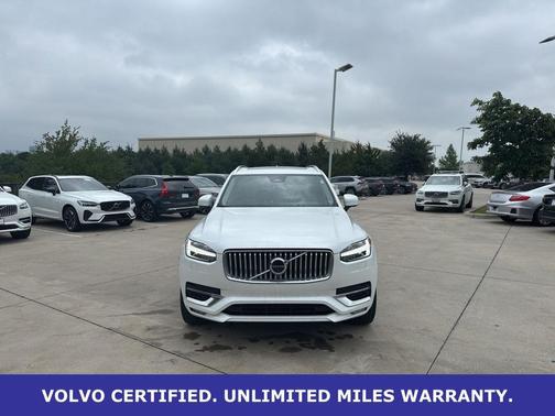 Crystal White Metallic 2023 Volvo XC90 B6 Plus 7-Seater