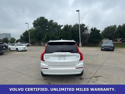 Crystal White Metallic 2023 Volvo XC90 B6 Plus 7-Seater