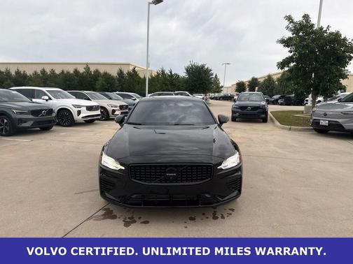 Onyx Black Metallic 2024 Volvo S60 Recharge Plug-In Hybrid Ultimate