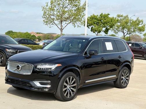 Onyx Black Metallic 2023 Volvo XC90 B6 Plus 7-Seater
