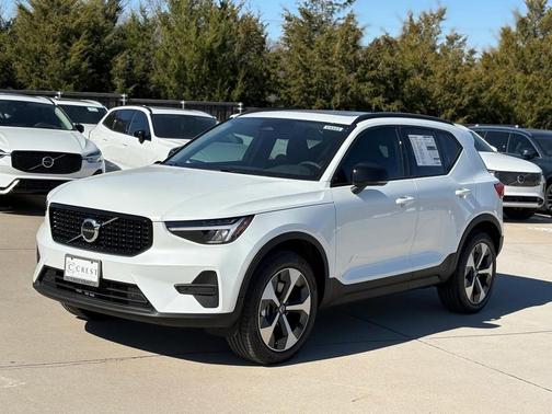 2026 Volvo XC40 B4 Core
