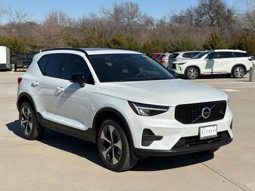 2026 Volvo XC40 B4 Core