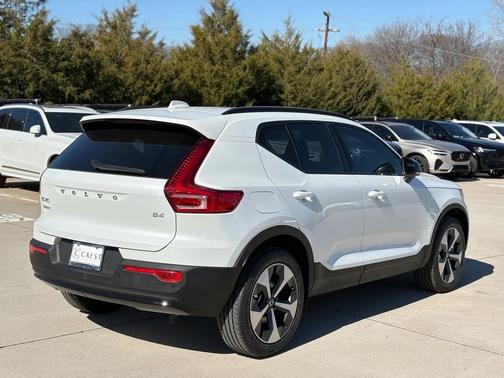 2026 Volvo XC40 B4 Core