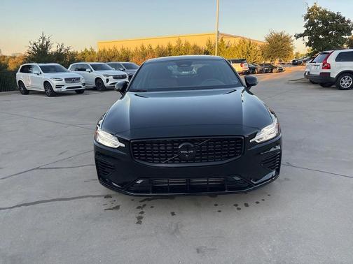 2024 Volvo S60 Recharge Plug-In Hybrid T8 Plus Black Edition