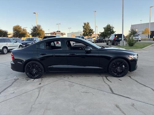 2024 Volvo S60 Recharge Plug-In Hybrid T8 Plus Black Edition