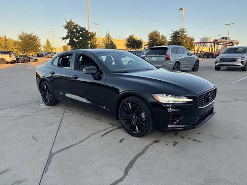 2024 Volvo S60 Recharge Plug-In Hybrid T8 Plus Black Edition