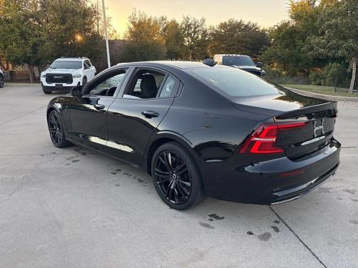 2024 Volvo S60 Recharge Plug-In Hybrid T8 Plus Black Edition