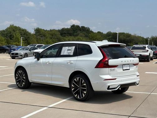 2026 Volvo XC60 B5 Ultra