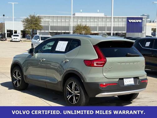 2025 Volvo XC40 B5 AWD